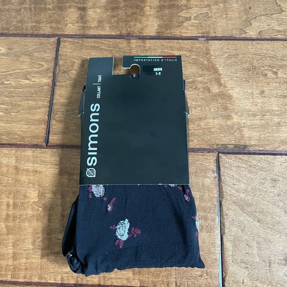 3 for $30 Simons BNWT Floral Black Tights rose jacquard - Picture 2 of 3